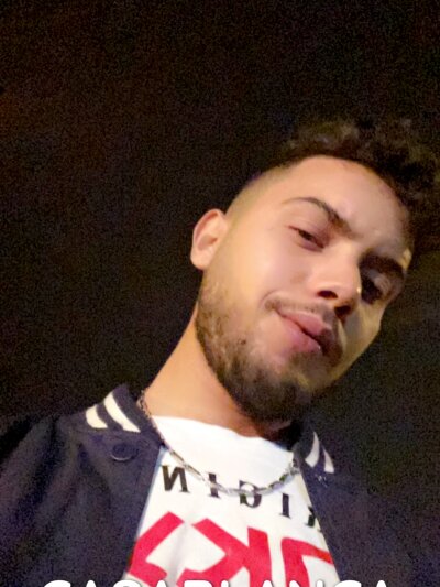 poupaghandi Live Cam on StripChat