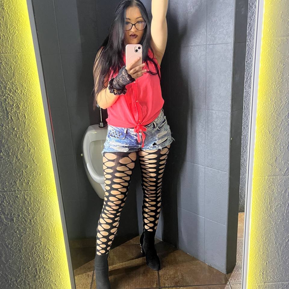 Live sex webcam photo for Black_Panteraa #280311221