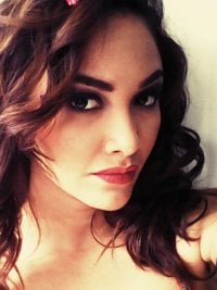 ElliieJones' Offline Chat Room