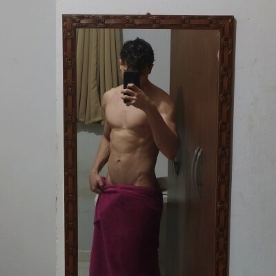 ronaldjoser from stripchat