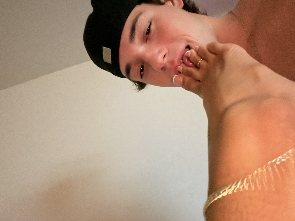 lightskinfever from stripchat