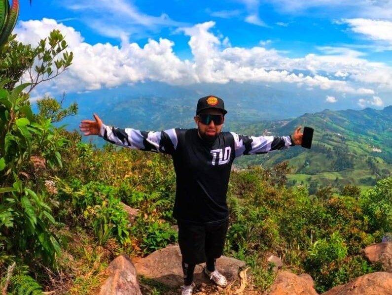 Skoll_Ravager's Offline XXX Chat