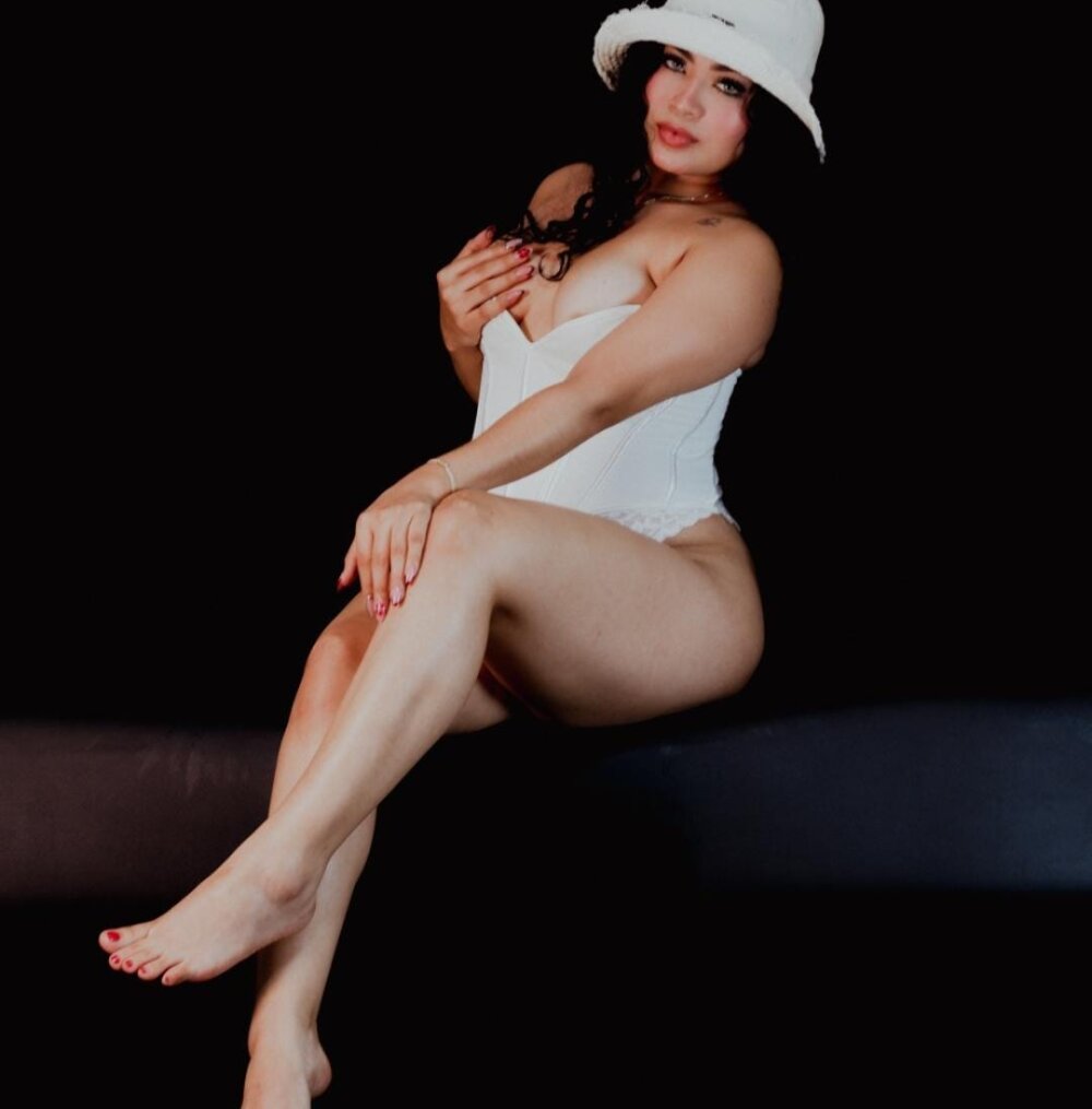 dara_queen7 from stripchat