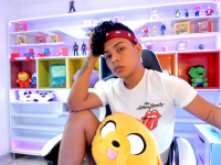Hot_Pleaser2's Offline Chat Room