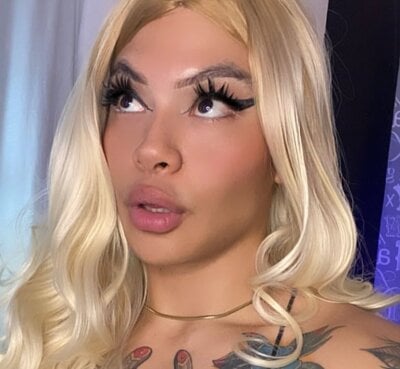 REBECA_VALENTINE private show