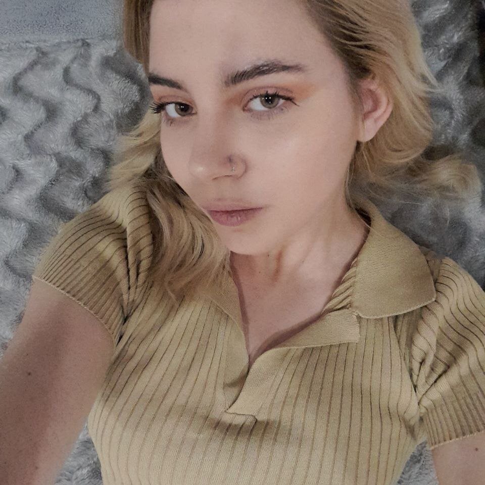 amateursex-livecam.com blissboardley livesex profile in kittys-playpen cams