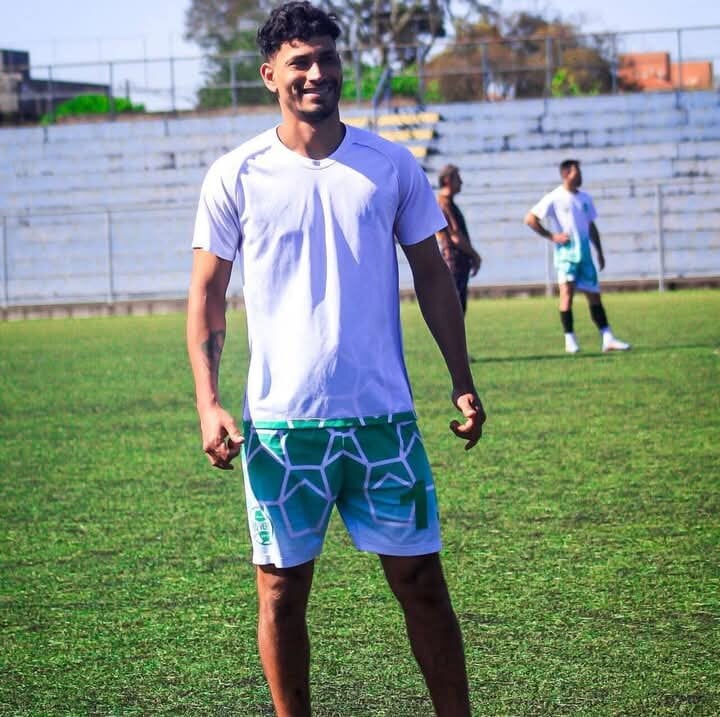 Scorfield098 Offline XXX-chat