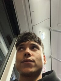 OnlyTyroone's webcam live show