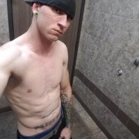 Twistedintentions' Offline Chat Room