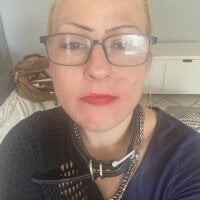 Angela_Pornostar's Offline Chat Room