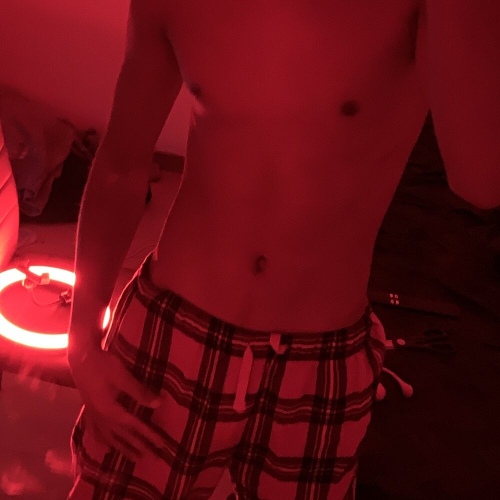 Ryan-hot's Offline XXX Chat