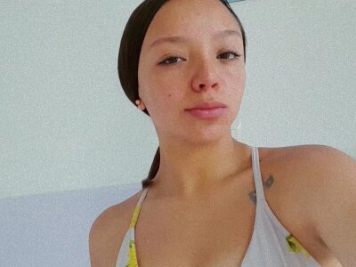 little_Gabbie 🌔 webcam