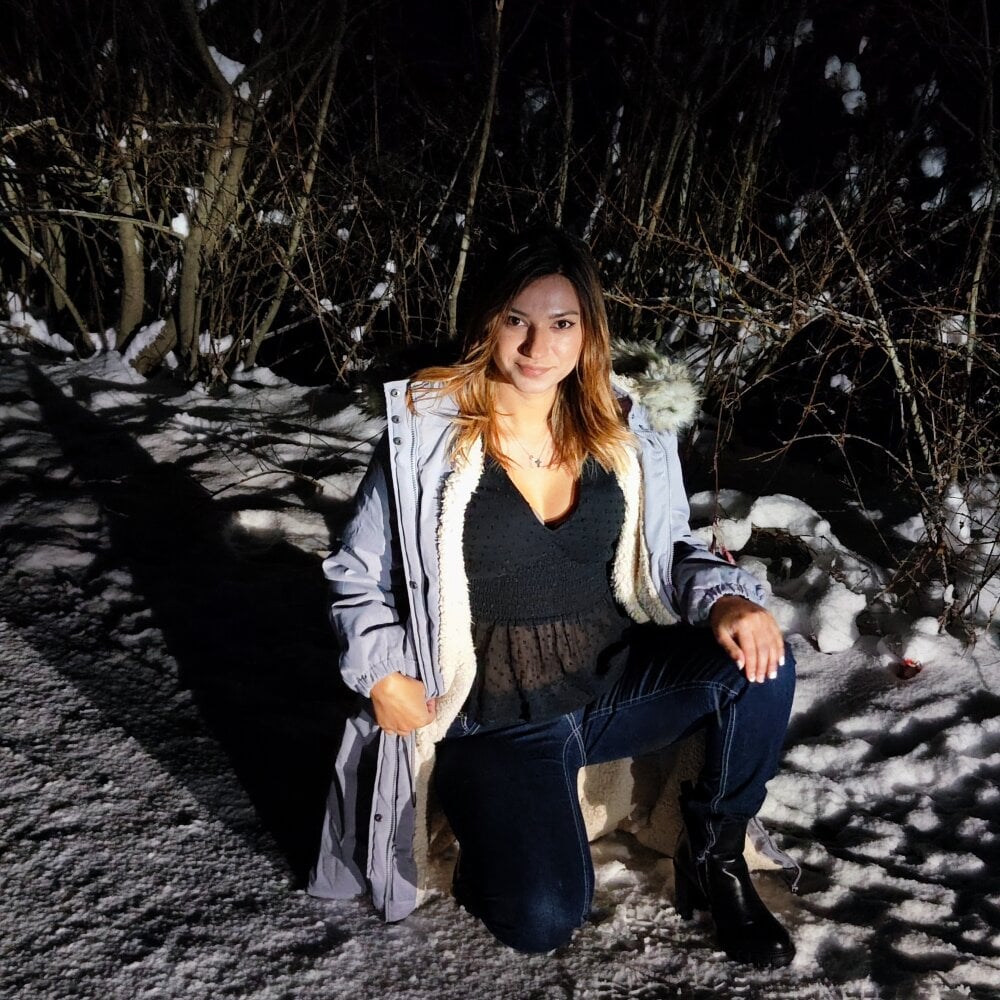 _MiaQueen_ Webcam Model Profile | xHamsterLive