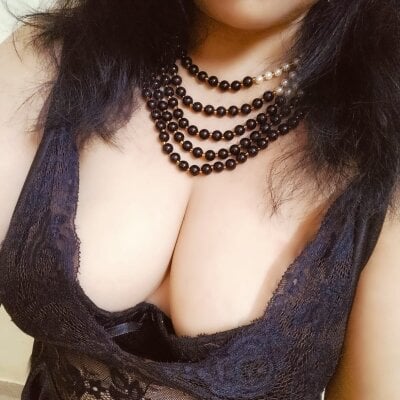 Ratna-777 on StripChat