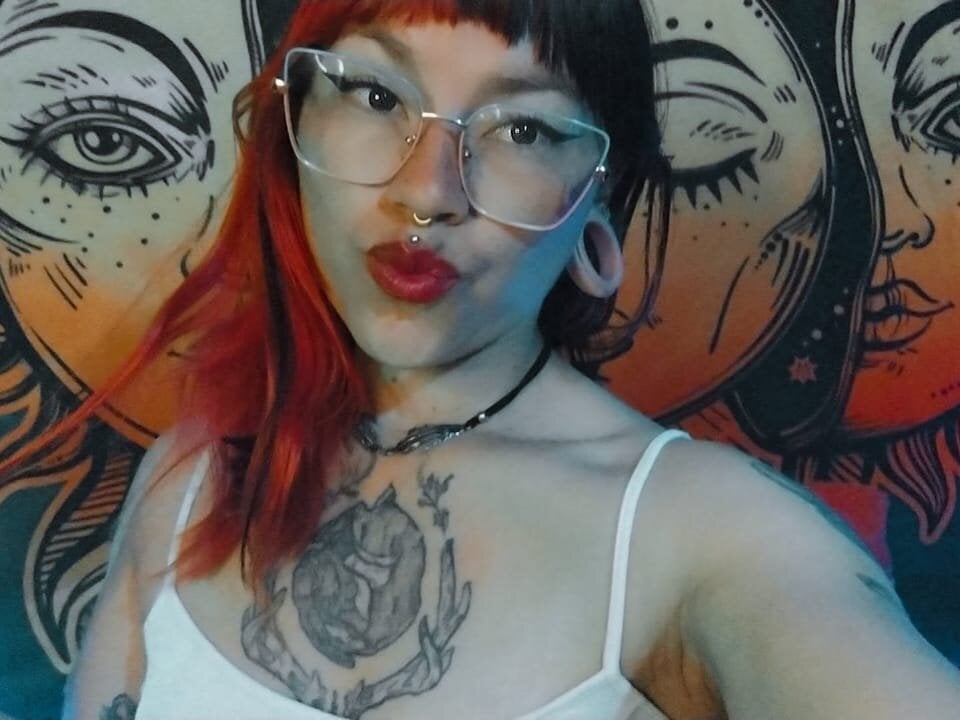 LunaBunny8's Offline Chat Room
