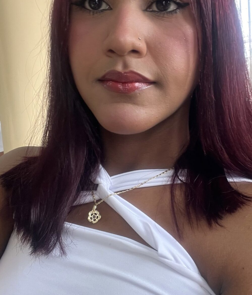 6livesex.com lilyilyb livesex profile in greetings-from-paradise cams