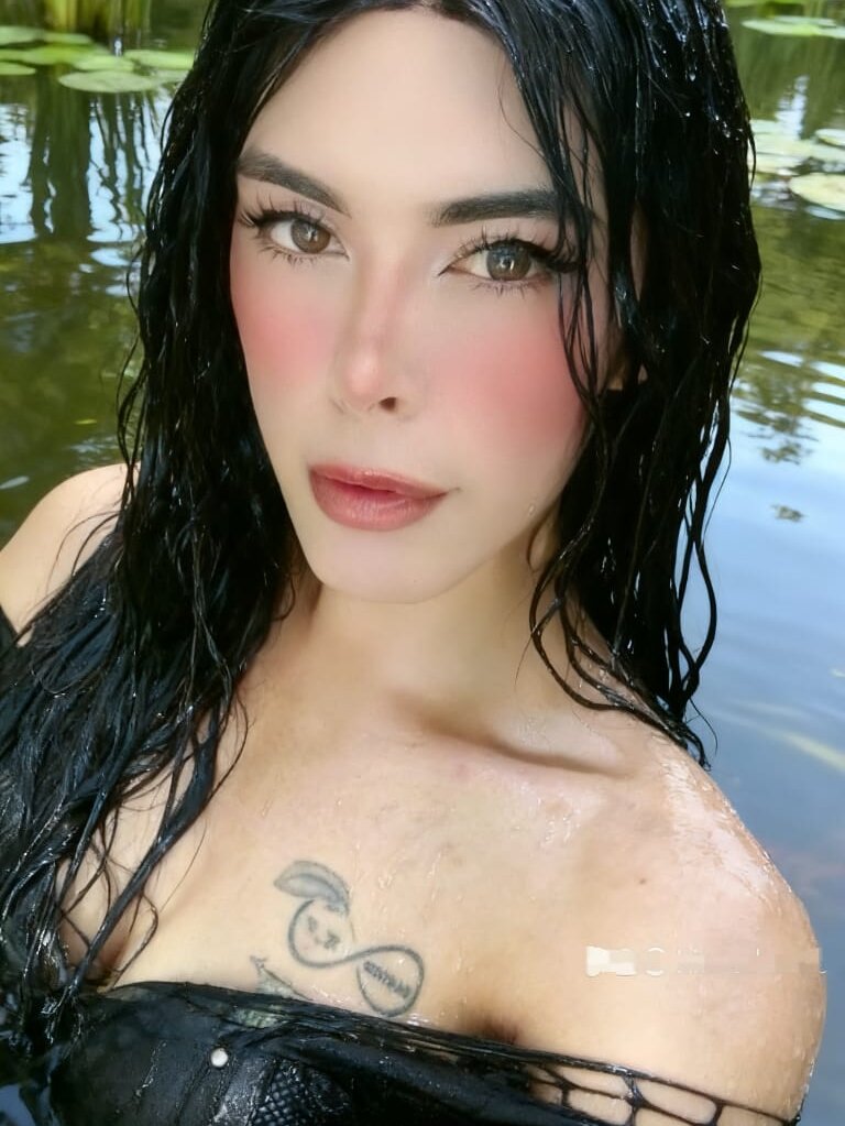 Live sex webcam photo for poison_girl21 #292782090