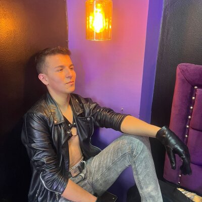 Flint_ryan Male Bisexual XXX Cam
