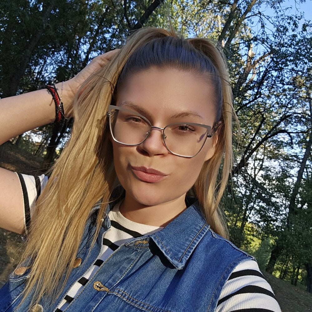 Live sex webcam photo for Bigkiss #290190480