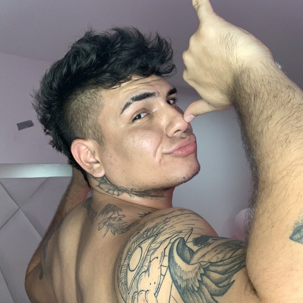 Watch  heylucas live on cam at StripChat