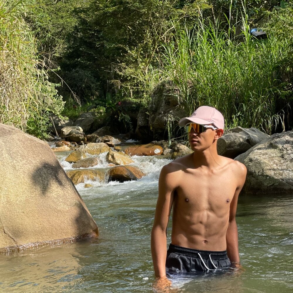 yesua28 from stripchat