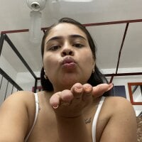MorenaCaliente's Offline Chat Room