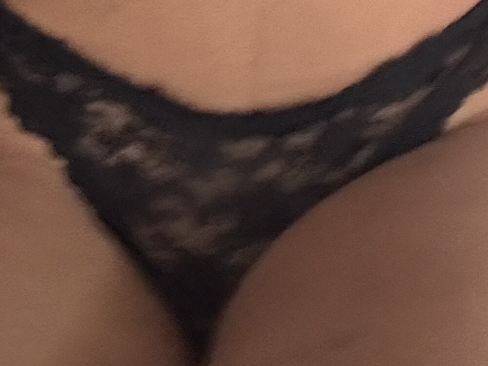 justcuz from stripchat