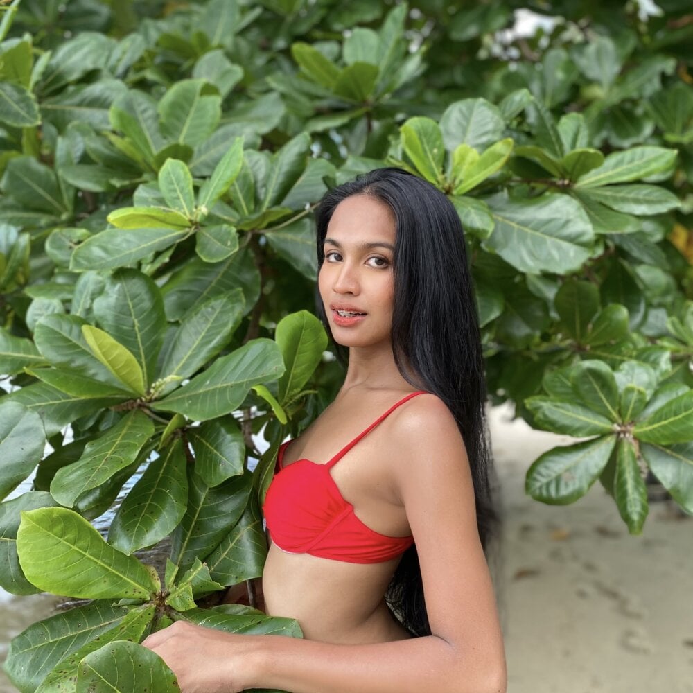 eleanor_armani