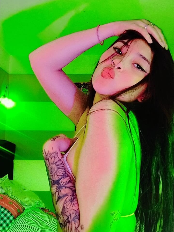 mega-camsex.net lia_rouse04 livesex profile in colombia-0-0 cams