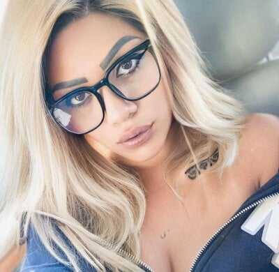 emmarosie from stripchat