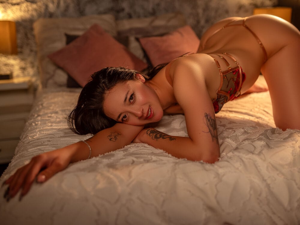 stripchat lia__white webcam profile pic via livesexbbwcams.com