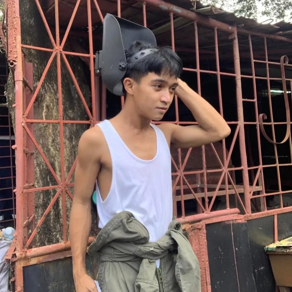 Lark_stuart21 profile