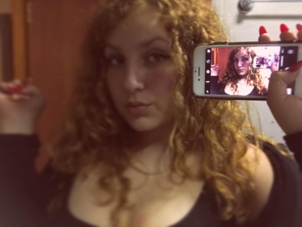 Sherly_Bloond's Offline XXX Chat