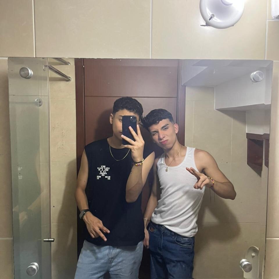 twinks_boys_ from stripchat