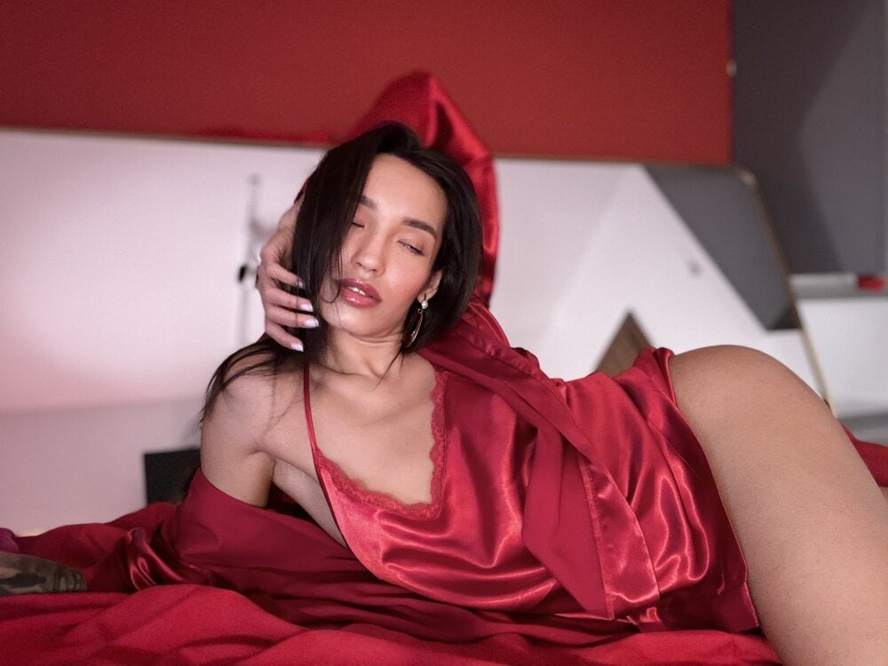 tia_j Chat XXX offline