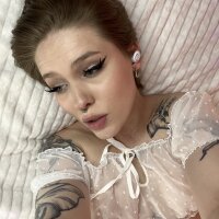 Natural_pussy's Live Webcam Show