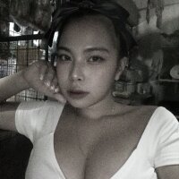 tightrosexoxo01's Offline XXX Chat