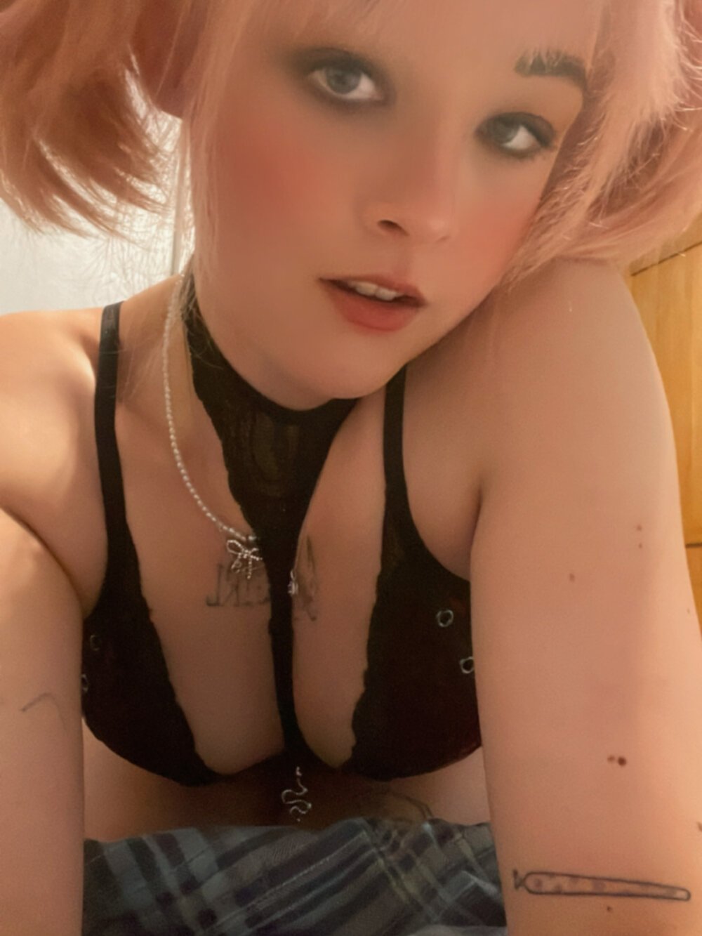 itzz_lolareign from stripchat