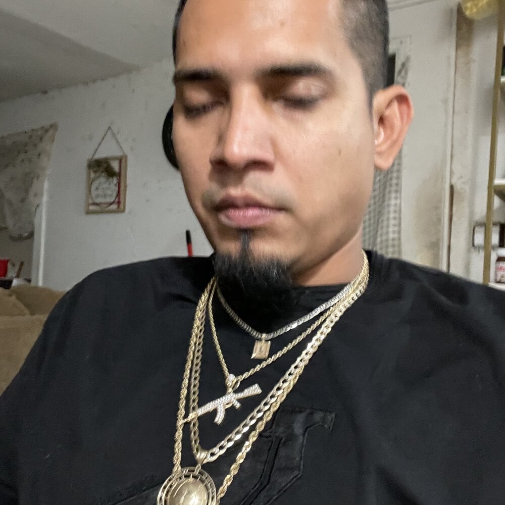latinlover346 from stripchat