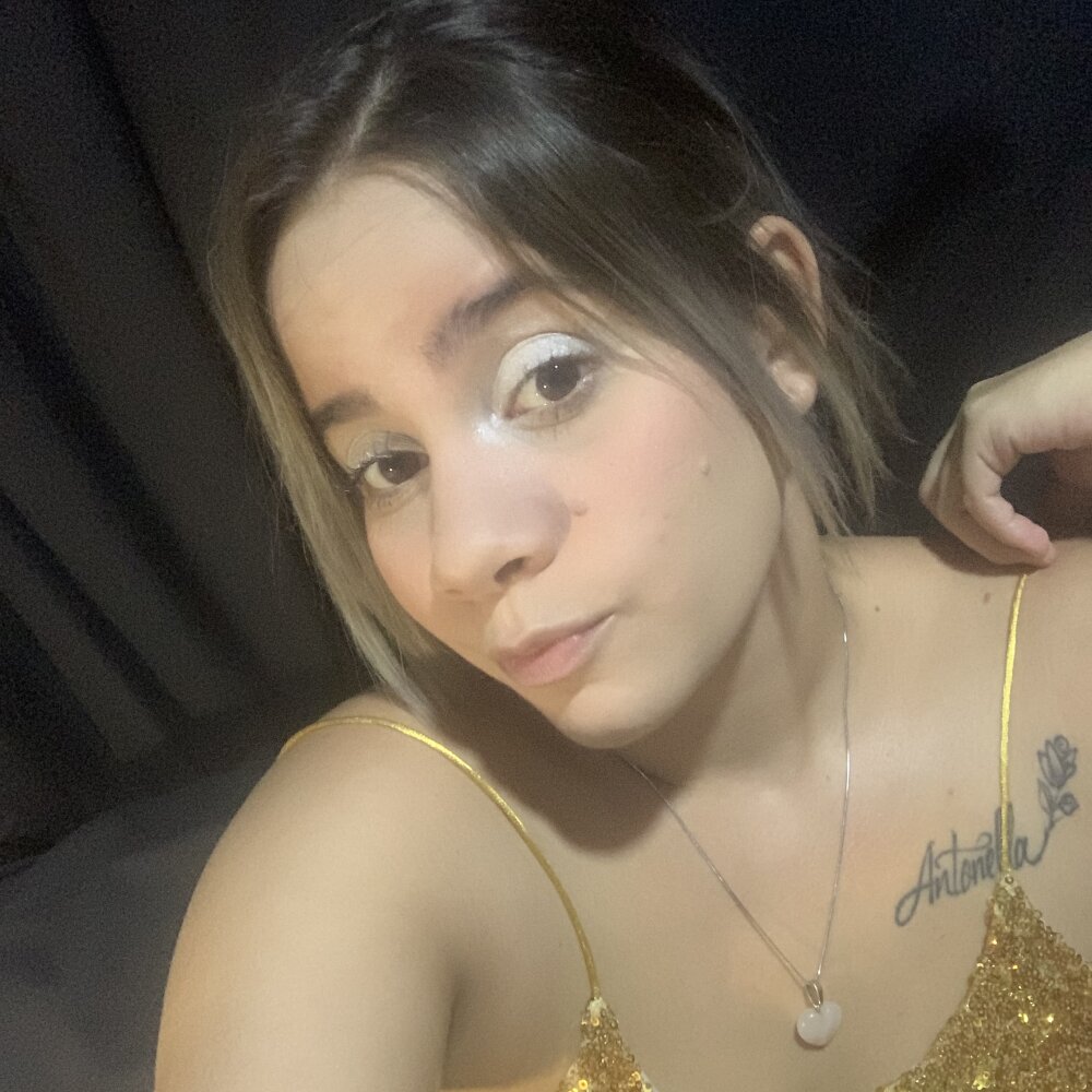 PerverseLatinas' Offline Chat Room