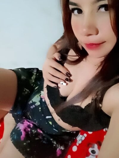 jullyana_ 🏫 adult cam chat