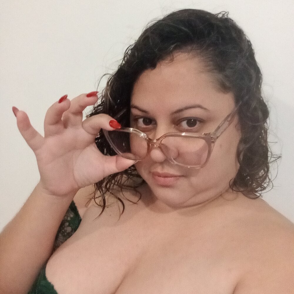 chiki_hot92 from stripchat