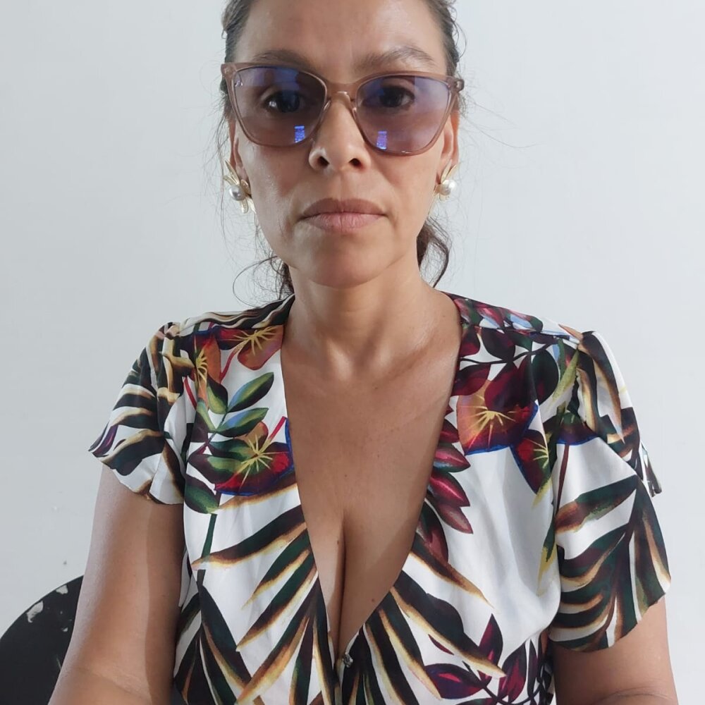 Rafaela_74's most recent online preview