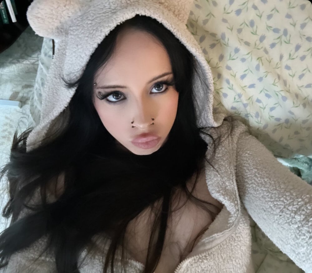 Live sex webcam photo for sexxobject_ #283026757