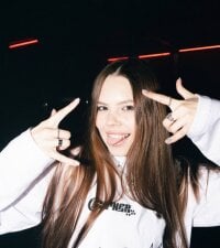 Milkamil1's Offline Chat Room