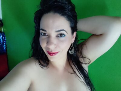 SweetYolitt on StripChat