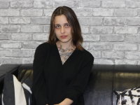 chloe_kissi's Offline Chat Room