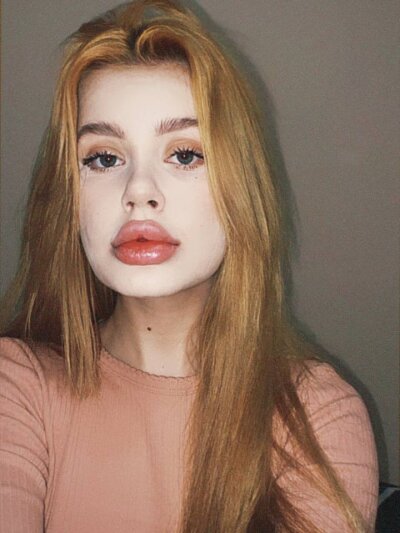 roza_ri from stripchat