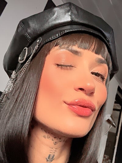 IsisRaichuu_ on StripChat