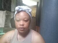 BLACKQUEENY's Offline Chat Room